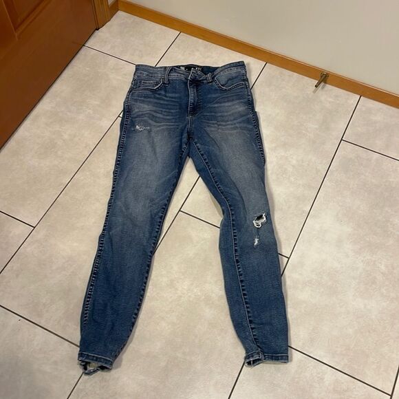 Kut from The Kloth Connie Fab AB Ankle Skinny woman’s high rise denim jeans.